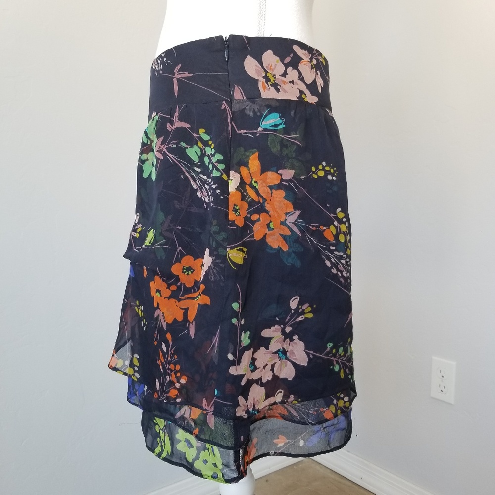 Zara Basic Navy Tiered Skirt Floral Size M - Picture 2 of 5